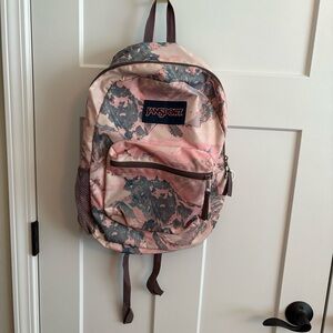 Back to school, Jansport, girly camo, pink. Good used condition. Clean.